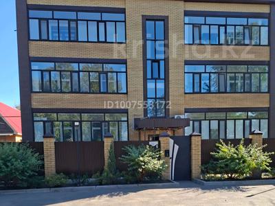3-комнатная квартира · 98 м² · 2/3 этаж, Егизбаева 30 — Район памятника Маншук Маметовой, пересечение ул.Тайманова и ул..Егизб за 70 млн ₸ в Уральске