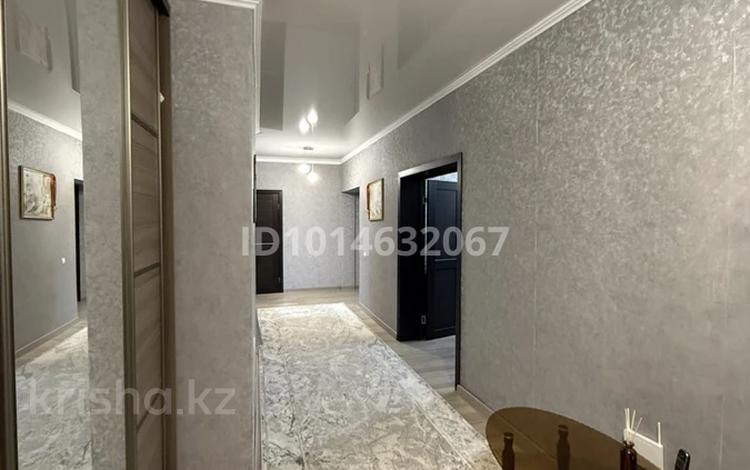 2-бөлмелі пәтер · 107 м² · 10/16 қабат, Шұғыла ш/а., Жуалы 11, бағасы: 40 млн ₸ в Алматы, Наурызбайский р-н — фото 2