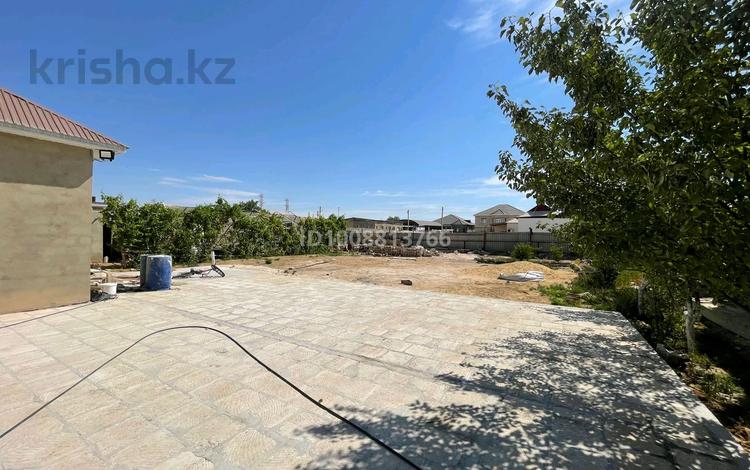 Отдельный дом · 3 комнаты · 100 м² · 1000 сот., М. Толеуулы 6 за 15 млн 〒 в Жанаозен — фото 2