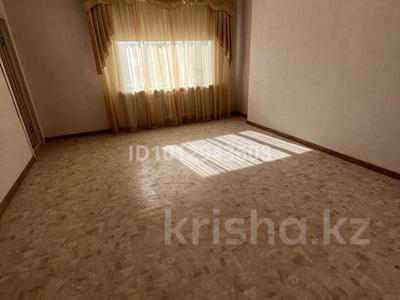 3-комнатная квартира · 92 м² · 3/9 этаж, мкр Юго-Восток, 28й микрорайон — Шахтеров республики за 31.9 млн ₸ в Караганде, Казыбек би р-н