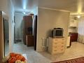 3-комнатная квартира · 48 м² · 5/5 этаж, Майкудук, 12й микрорайон 5 за 145 000 ₸ в Караганде, Алихана Бокейханова р-н — фото 11