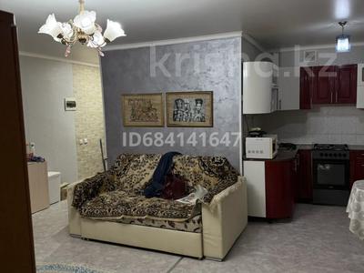 3-комнатная квартира · 48 м² · 5/5 этаж, Майкудук, 12й микрорайон 5 за 145 000 ₸ в Караганде, Алихана Бокейханова р-н