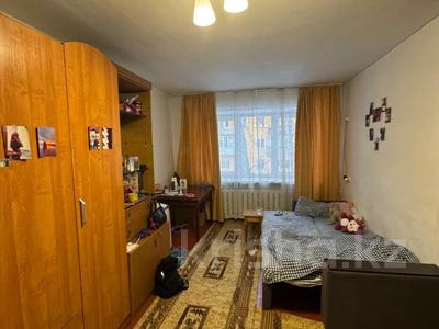 1-комнатная квартира · 33 м² · 2/5 этаж, Назарбаева 84 за 12.3 млн 〒 в Усть-Каменогорске