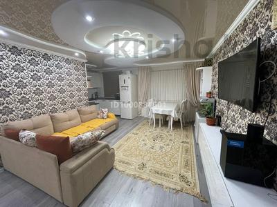 Пәтерлер в Жамбылской обл.: 3-бөлмелі пәтер · 59 м² · 1/5 қабат, 1мкр Акбулак 39 — Напротив Центральный Мечеть, бағасы: 19 млн 〒 3-бөлмелі пәтер · 59 м² · 1/5 қабат, 1мкр Акбулак 39 — Напротив Центральный Мечеть, бағасы: 19 млн 〒 в Таразе