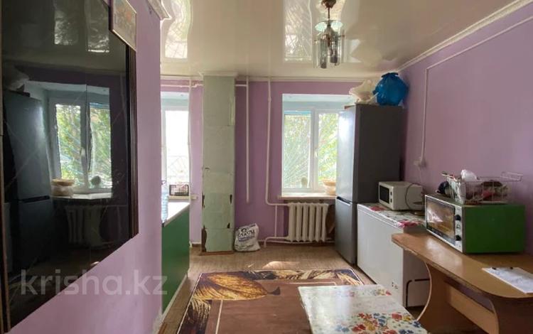 3-комнатная квартира · 72.6 м² · 1/5 этаж, мкр 8, Гришина 11 за 15 млн ₸ в Актобе — фото 2