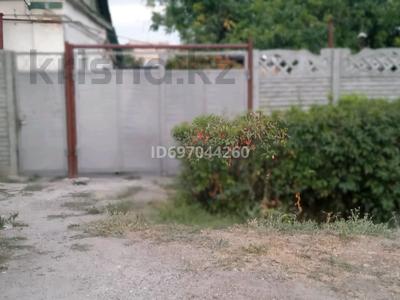 Жеке үй · 4 бөлме · 60 м² · 6 сот., Буденного — Район ЖД вокзала, бағасы: 50 млн 〒 в Таразе