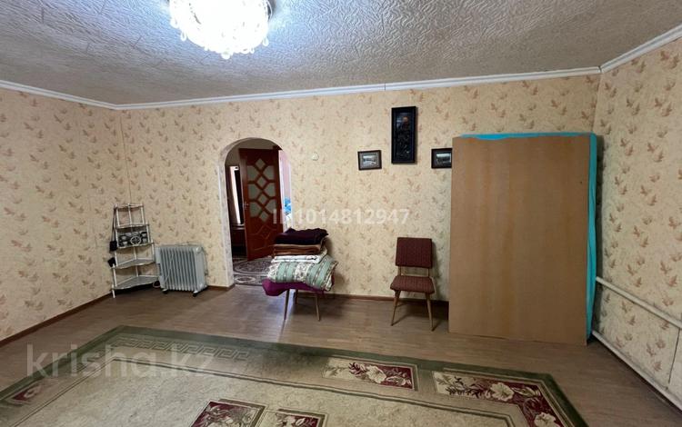 Отдельный дом · 2 комнаты · 60 м² · 5.6 сот., Керей хана 67 за 18 млн ₸ в Актобе, мкр. Курмыш — фото 2
