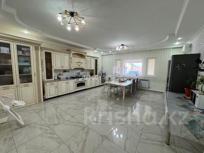 Отдельный дом · 6 комнат · 340 м² · 8 сот., мкр Самал, 1й проезд за 85 млн 〒 в Атырау