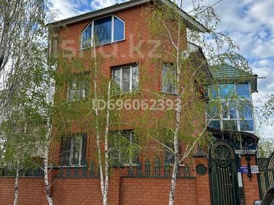 Отдельный дом · 5 комнат · 275.3 м² · 7 сот., Жанибек хана за 59 млн ₸ в Актобе, мкр. Курмыш