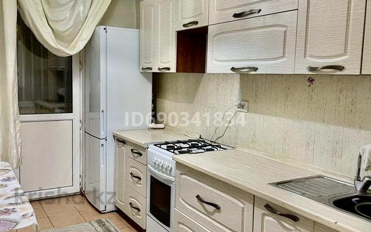 3-бөлмелі пәтер, 80 м², 7/9 қабат тәулігіне, Асыл Арман 2, бағасы: 15 000 〒 в Иргелях — фото 2