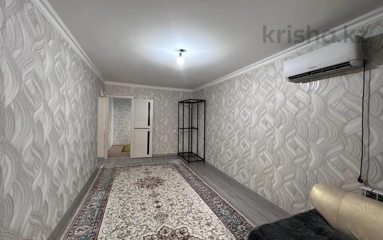 3-комнатная квартира, 59.7 м², 1/5 этаж, 17-й микрорайон, 17-й микрорайон за 21 млн 〒 в Шымкенте, Енбекшинский р-н — фото 2