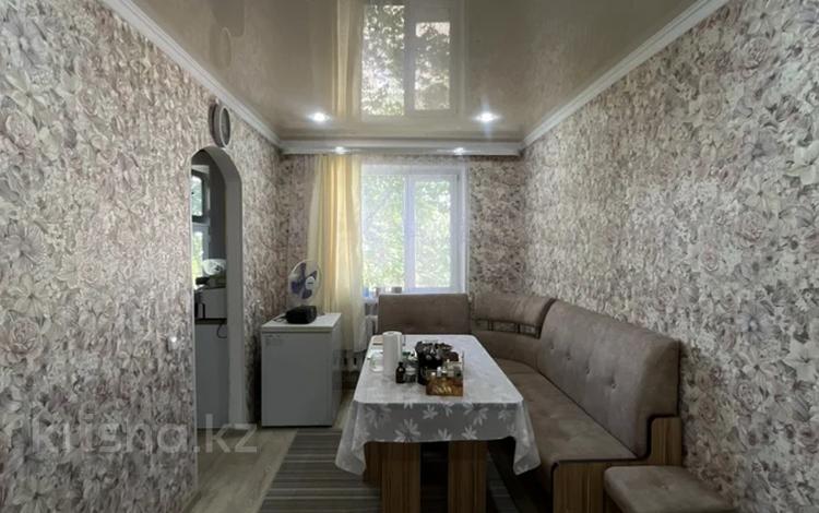4-бөлмелі пәтер · 61.9 м² · 5/5 қабат, Мажита Жунисова — сзади дом быта, бағасы: 18.5 млн ₸ в Уральске — фото 2