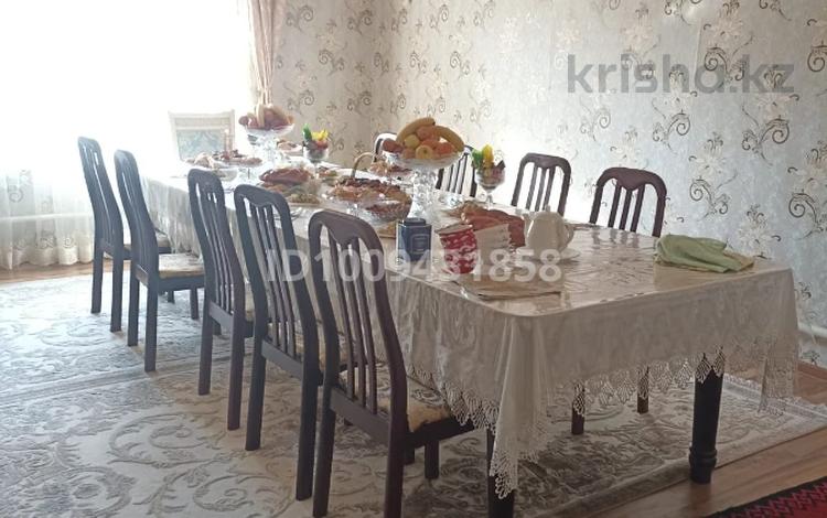 Отдельный дом · 4 комнаты · 160 м² · 800 сот., мкр Самал-2 128 — Аргынбекова Утегенова за 60 млн ₸ в Шымкенте, Абайский р-н — фото 2