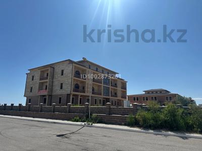 Свободное назначение, общепит, бани, гостиницы и зоны отдыха, образование, развлечения, конференц-залы, кабинеты и рабочие места · 2200 м² за 6.6 млн 〒 в Актау, 1В мкр