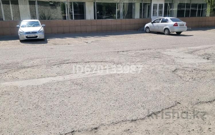 Свободное назначение, магазины и бутики, общепит · 1266.2 м² за 550 млн ₸ в Семее — фото 9