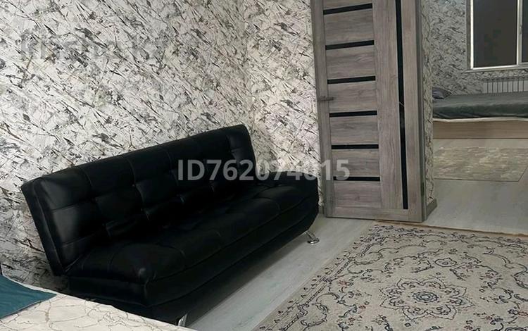 2-бөлмелі пәтер · 55 м² · 2/5 қабат, Байзак батыра 217 — Койгельды, бағасы: 10 000 ₸ в Таразе — фото 2