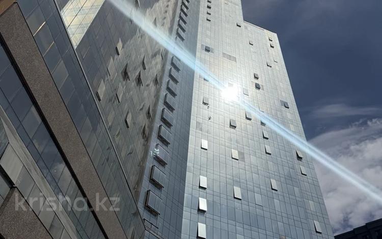 2-бөлмелі пәтер · 105 м² · 8/19 қабат, Аль-Фараби 7, бағасы: 81 млн ₸ в Алматы, Бостандыкский р-н — фото 2