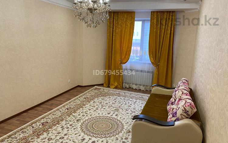 2-комнатная квартира, 78 м², 4/9 этаж помесячно, Валиханова за 265 000 〒 в Атырау — фото 10