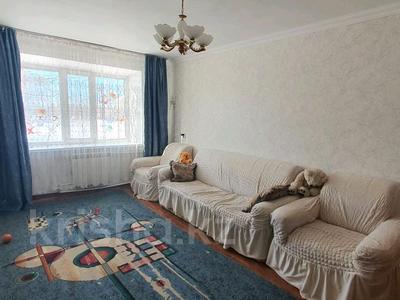 2-комнатная квартира · 58 м² · 1/5 этаж, Майкудук, 18й микрорайон 11 за 12.5 млн ₸ в Караганде, Алихана Бокейханова р-н