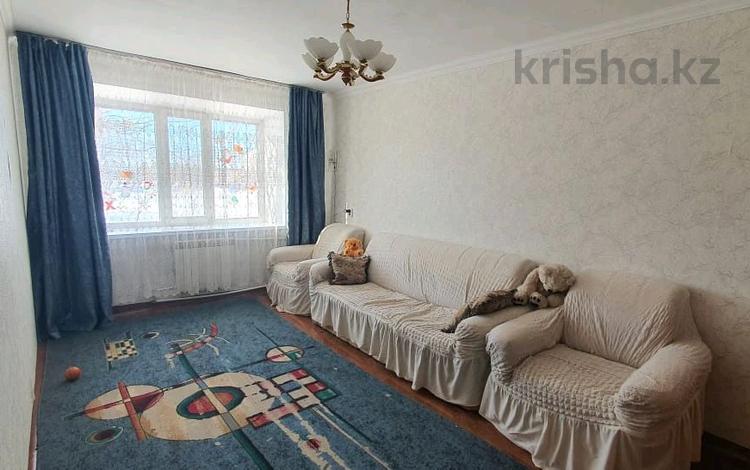 2-комнатная квартира · 58 м² · 1/5 этаж, Майкудук, 18й микрорайон 11 за 12.5 млн ₸ в Караганде, Алихана Бокейханова р-н — фото 2