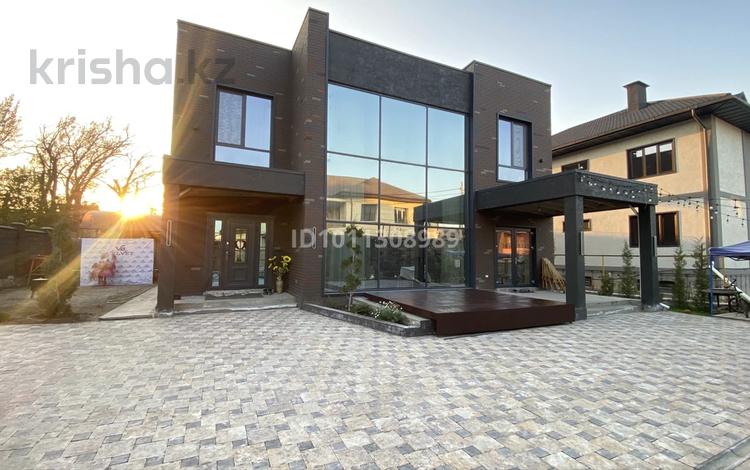 Отдельный дом · 4 комнаты · 200 м² · 5.5 сот., мкр Думан-2 за 250 млн ₸ в Алматы, Медеуский р-н — фото 2