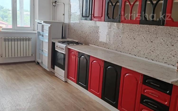 2-комнатная квартира · 90 м² · 4/9 этаж, Курмангазы за 130 000 ₸ в Уральске — фото 7