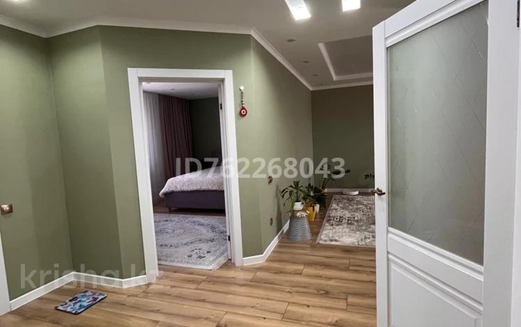 2-бөлмелі пәтер · 73.8 м² · 5/5 қабат, Строитель ш/а. 1а — Ресторан Жадыра, во дворе новый красный дом, бағасы: 29.5 млн ₸ в Уральске, мкр Строитель — фото 2