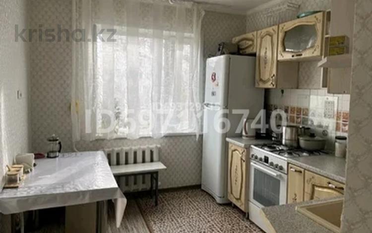 3-комнатная квартира, 70 м², 4/9 этаж, Богенбайулы 36 за 26 млн 〒 в Семее, мкр Красный Кордон — фото 2