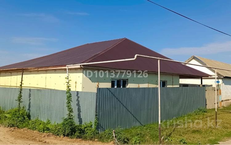 Жеке үй · 4 бөлме · 120 м² · 10 жүзд., Бурлинская 3, бағасы: 7.3 млн ₸ в Аксае — фото 2