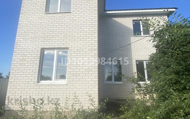 Жеке үй · 6 бөлме · 200 м² · 6 жүзд., Х х, бағасы: 38 млн ₸ в Актобе, жилой массив Кирпичный — фото 2