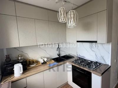 3-комнатная квартира · 65 м² · 5/5 этаж, Рамйымбек 100 64 — Метро Райымбек 100 за 20 000 ₸ в Алматы, Медеуский р-н