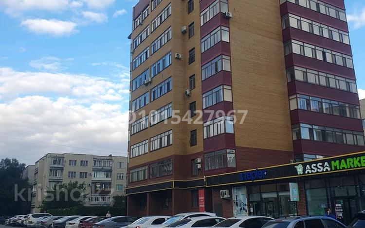 1-бөлмелі пәтер · 58.9 м² · 7/9 қабат, Уранхаева 30, бағасы: 49.5 млн ₸ в Семее — фото 2