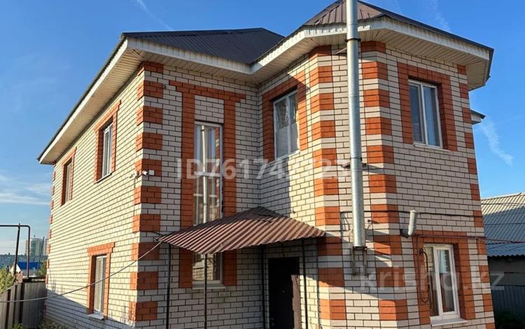 Жеке үй · 4 бөлме · 220 м² · 8 сот., мкр 12, Бактыбай батыр 94 — Мукагали макатаева, бағасы: 55 млн ₸ в Актобе — фото 3