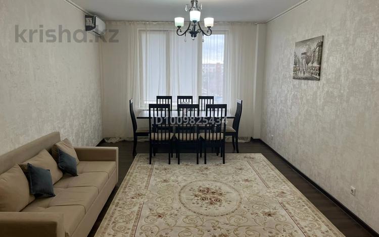 2-комнатная квартира · 80 м² · 3/9 этаж, Кулманова 107 за 360 000 ₸ в Атырау — фото 2
