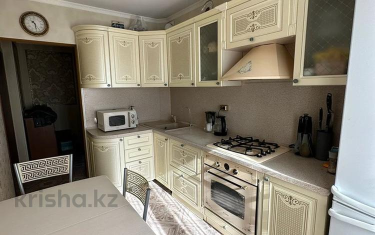 5-комнатная квартира · 85 м² · 5/5 этаж, Абая за 31.3 млн 〒 в Петропавловске — фото 2