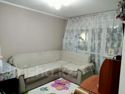 1-комнатная квартира, 34 м², 3/5 этаж, пр. Абдирова за 16.5 млн 〒 в Караганде, Казыбек би р-н