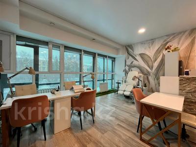 Свободное назначение, офисы, салоны красоты, кабинеты и рабочие места, студии · 40 м² за 160 000 〒 в Караганде