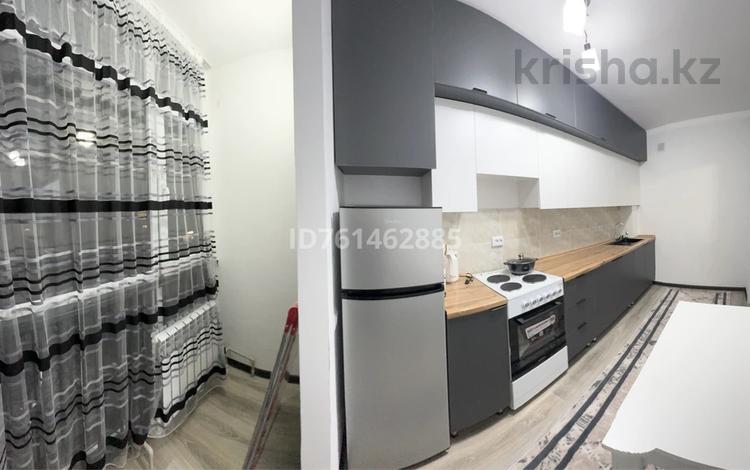 1-бөлмелі пәтер · 12 м² · 7/12 қабат, 11 41/2 — Әділет үйі, бағасы: 100 000 ₸ в Туркестане — фото 2
