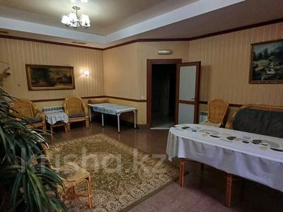 Свободное назначение, офисы, магазины и бутики, общепит, бани, гостиницы и зоны отдыха, медцентры и аптеки · 1400 м² за 510 млн 〒 в Астане