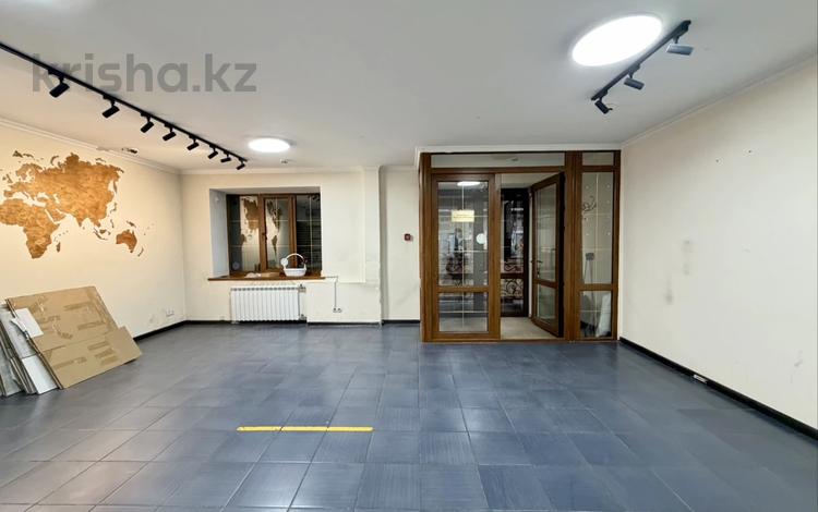 Свободное назначение, офисы, магазины и бутики, склады, салоны красоты, бани, гостиницы и зоны отдыха, фитнес и спорт, медцентры и аптеки, образование, развлечения, конференц-залы, кабинеты и рабочие места, студии · 90 м² за 1.4 млн 〒 в Алматы, Медеуский р-н — фото 2