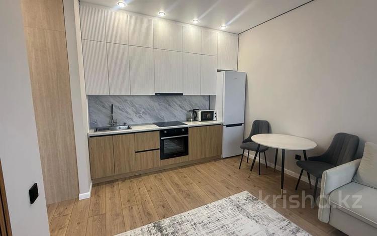 2-комнатная квартира · 42 м² · 5/9 этаж, Казыбек Би 7а — Хан-Шатыр за 280 000 ₸ в Астане, Нура р-н — фото 2