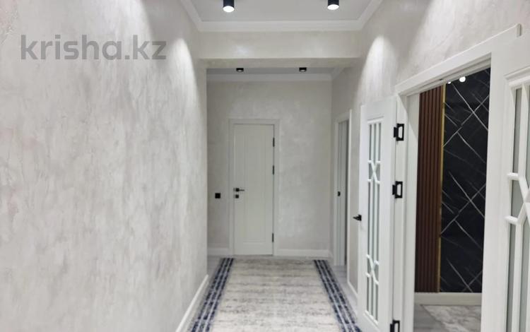 2-бөлмелі пәтер · 70 м² · 2/9 қабат, Нұрсая ш/а., Абулхайыр хана 51а, бағасы: 32.5 млн ₸ в Атырау, мкр Нурсая — фото 2