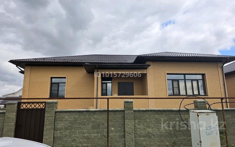 Отдельный дом · 8 комнат · 360 м² · 10 сот., мкр Уркер, Үркер, E 807 8 за 110 млн ₸ в Астане, Нура р-н — фото 2