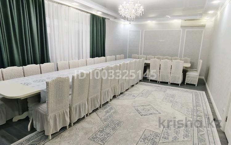 Дом · 4 комнаты · 235 м², Алихан Букейханова 41 за 6 500 〒 в Уральске — фото 11