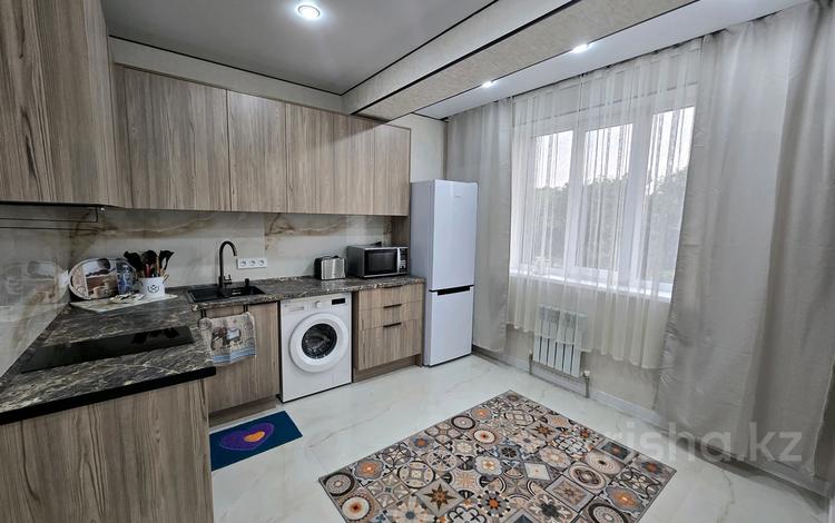 1-комнатная квартира · 35 м² · 2/13 этаж, ул. Кабдолова 14блок4 за 250 000 ₸ в Алматы, Ауэзовский р-н — фото 2