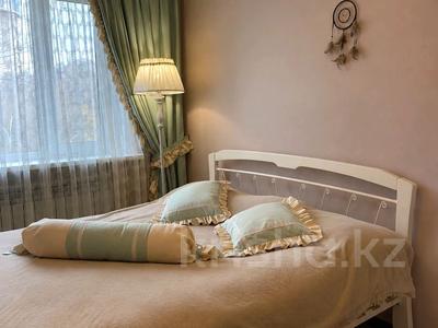 2-комнатная квартира · 55 м² · 4/9 этаж, Ержанова 10 — Ержанова/ Бухар-Жырау за 22 000 ₸ в Караганде, Казыбек би р-н