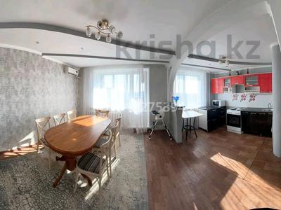 5-бөлмелі пәтер · 100.6 м² · 3/5 қабат, Камзина 12, бағасы: 24 млн ₸ в Аксу