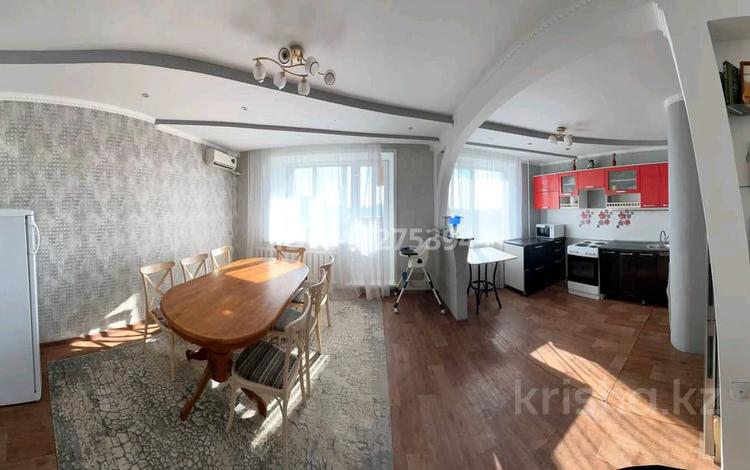 5-бөлмелі пәтер · 100.6 м² · 3/5 қабат, Камзина 12, бағасы: 24 млн ₸ в Аксу — фото 2