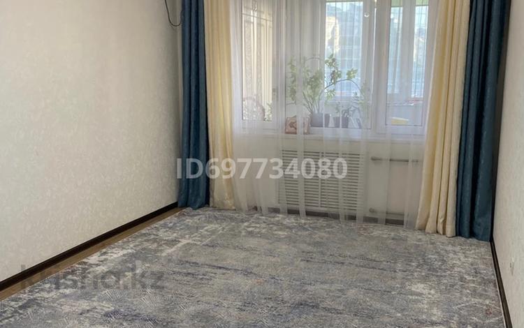 3-бөлмелі пәтер, 67 м², 3/5 қабат, 13-й мкр 17 — Қазмұнайгаз, бағасы: 25.5 млн 〒 в Актау, 13-й мкр — фото 2