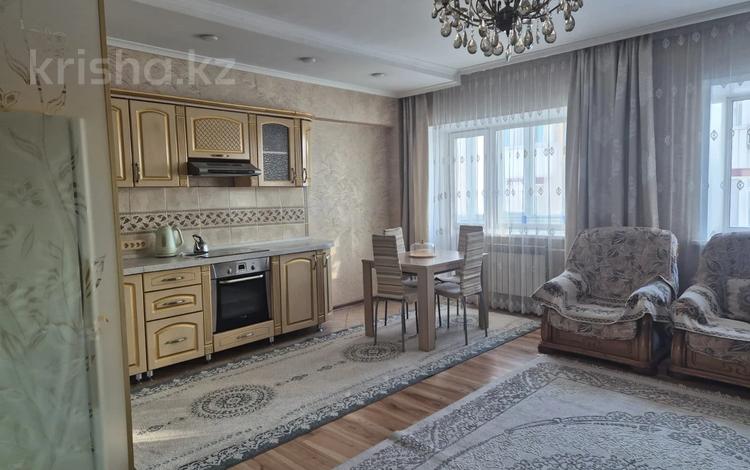 3-комнатная квартира · 80 м² · 3/5 этаж, Момышулы 41А за 350 000 ₸ в Семее — фото 2